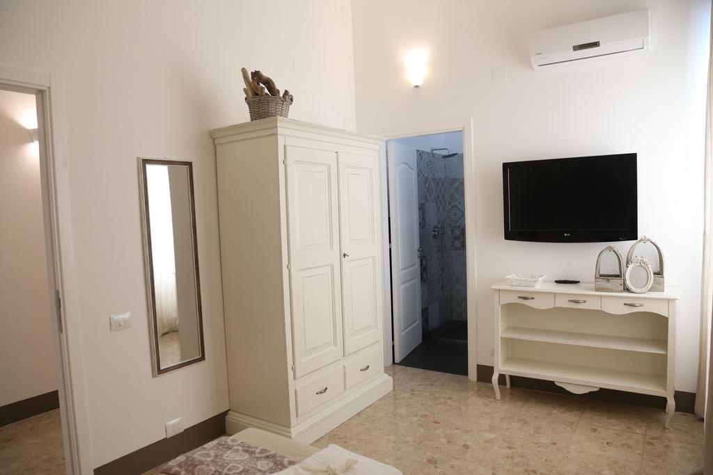 Dimi House Bed & Breakfast เลชเช ภายนอก รูปภาพ