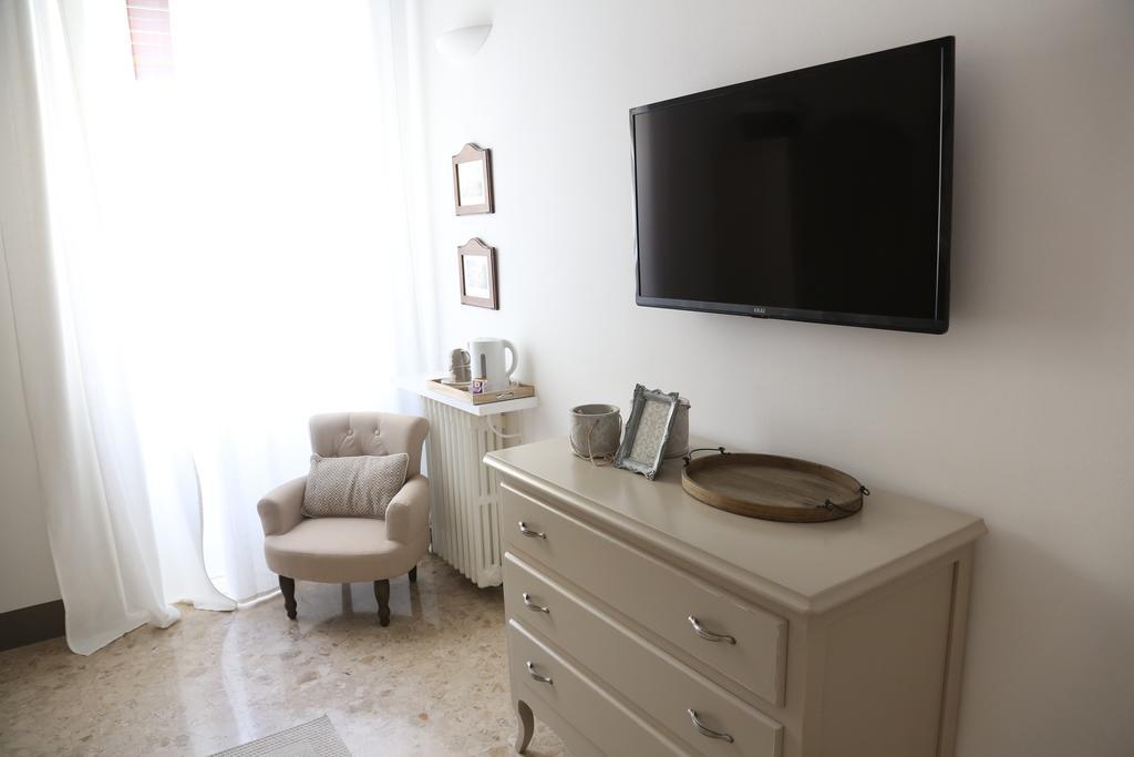 Dimi House Bed & Breakfast เลชเช ภายนอก รูปภาพ