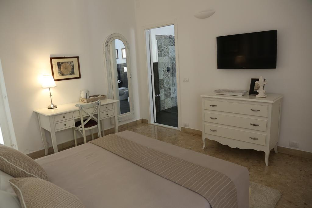 Dimi House Bed & Breakfast เลชเช ภายนอก รูปภาพ