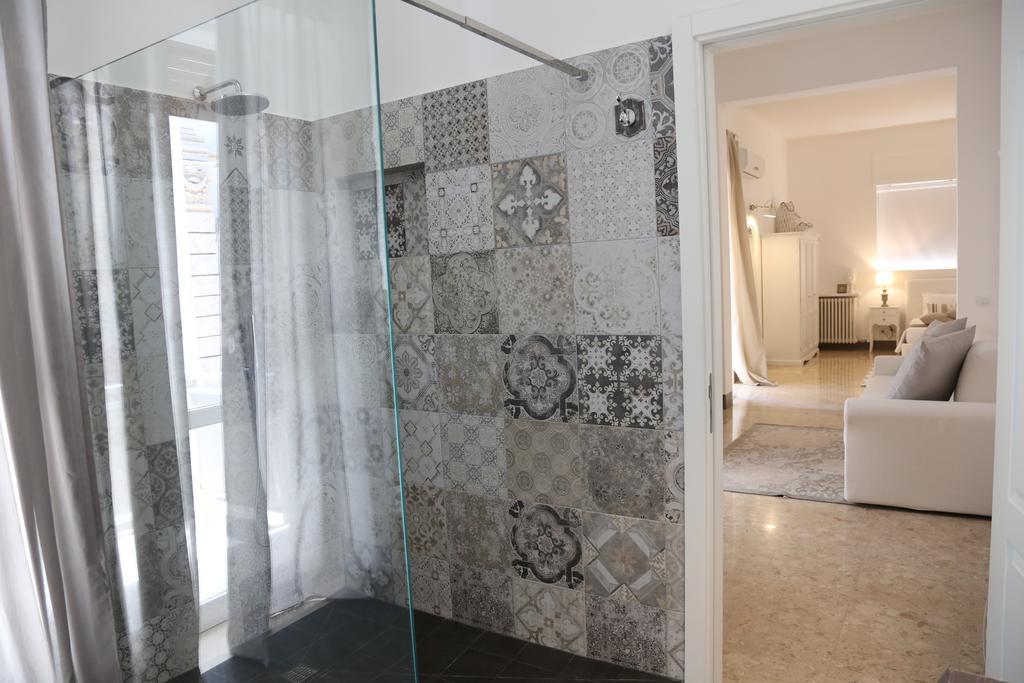 Dimi House Bed & Breakfast เลชเช ภายนอก รูปภาพ