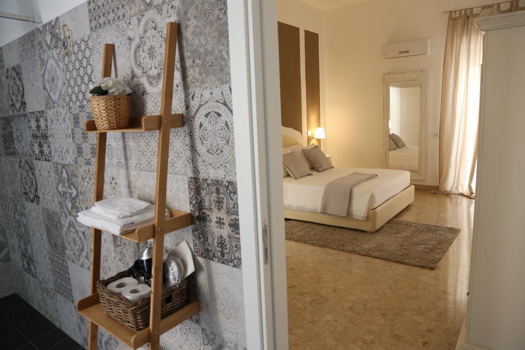 Dimi House Bed & Breakfast เลชเช ภายนอก รูปภาพ