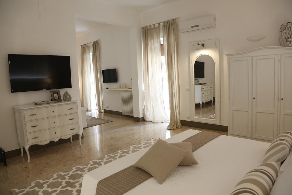 Dimi House Bed & Breakfast เลชเช ภายนอก รูปภาพ