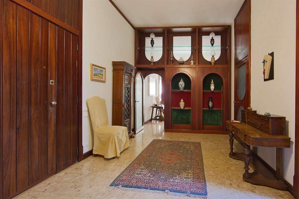 Dimi House Bed & Breakfast เลชเช ภายนอก รูปภาพ